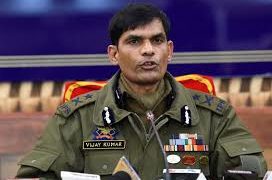 IGP Kashmir asks govt staff dealing essential services to get passes issued from DCs
