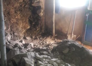 Kupwara: Landslides damage several houses in Teetwal