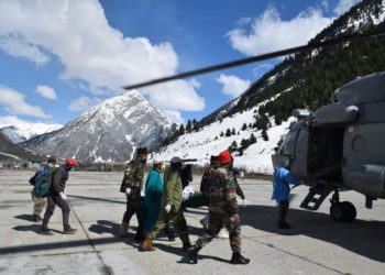 Army’s Snow Leopard Brigade evacuates pregnant lady stranded in snow