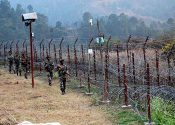 Indo-Pak armies trade gunfire along LoC in Poonch