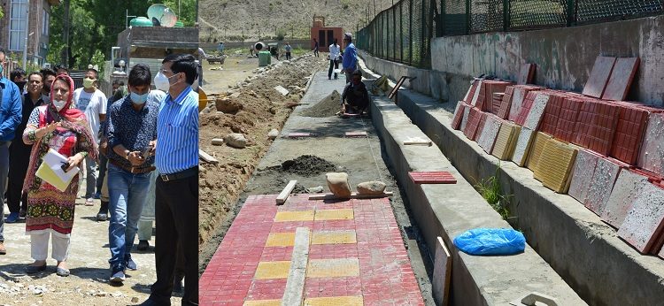 Advisor Baseer Khan visits Budgam; reviews working of RDD, PDD, assess COVID control measures