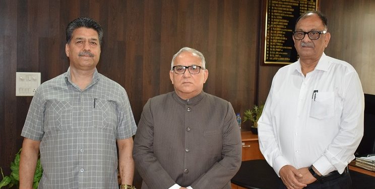 4 newly appointed JKPSC members administered oath of office