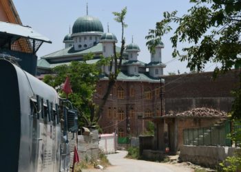 Shopian Encounter Day 2 : Four more militants killed, toll reaches 5, searches continue