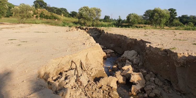 Authorities crack whip against illegal band-saw mill owners in Anantnag