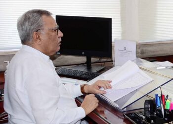 Advisor Farooq Khan sanctions Rs 3 cr financial assistance in favour of construction workers, dependents