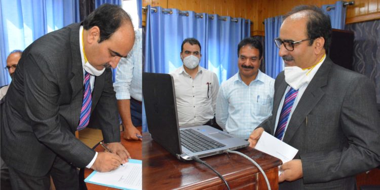 Farooq Lone administered oath as JKPSC member