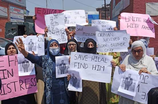 Missing Bemina Youth’s Family Stages Protest, ‘Begs For’ His ‘Return’