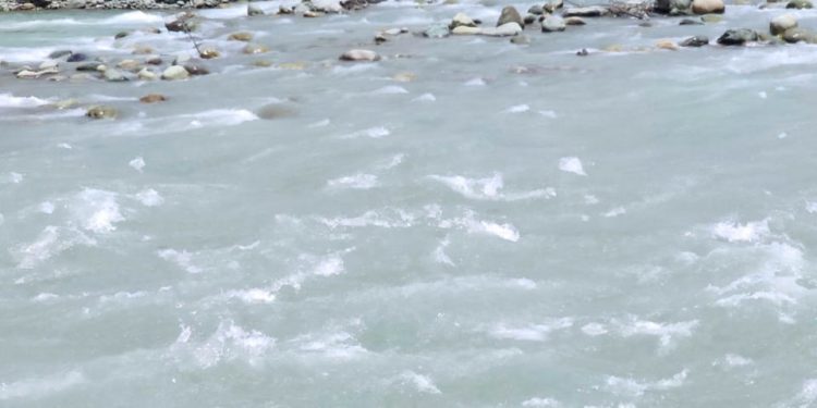 Ganderbal Youth Slips Into Power Canal; Rescue Ops On