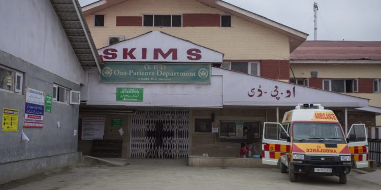 COVID-19: 30 discharged from SKIMS Bemina after recovery