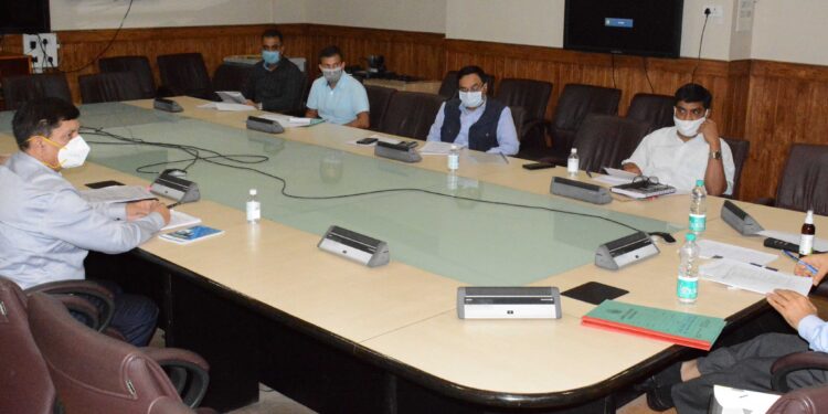 Deputation of MCs calls on Advisor Sharma, raise issues