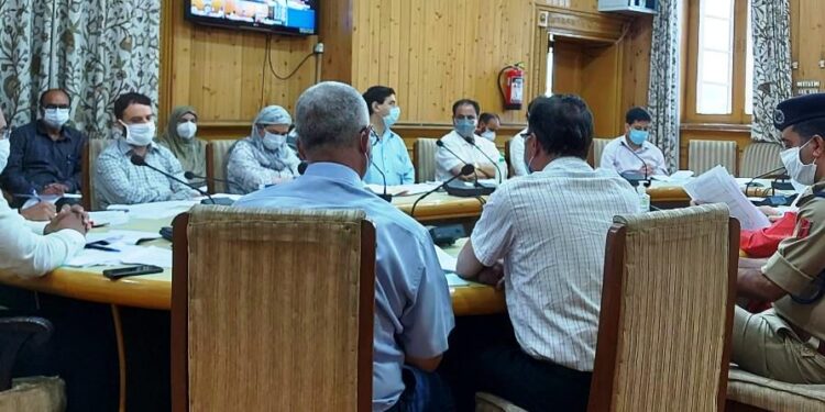 Ensure proper monitoring of patients in home isolation: Div Com to DCs