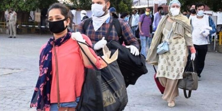 COVID-19: Govt evacuates 3,05,673 stranded JK residents; 2,11,446 via Lakhanpur, 94,227 through special trains