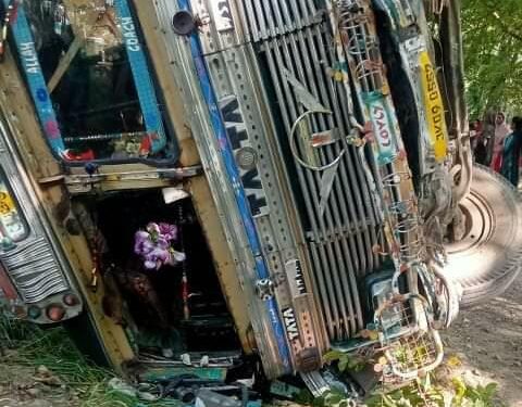 6 women among 10 injured as bus turns turtle in Kupwara