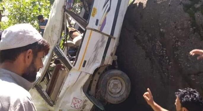 3 women among 6 injured as vehicle fall in gorge in Doda