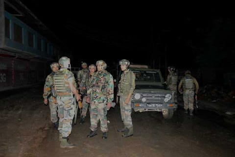 ASI Injured As Gunfight Rages In Panthachowk