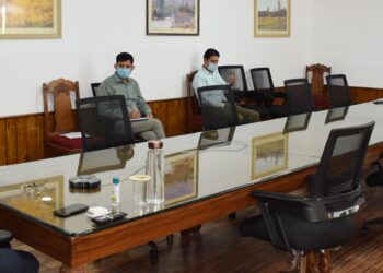 Lt Governor calls for effective conservative measures to restore ecosystem of Dal Lake