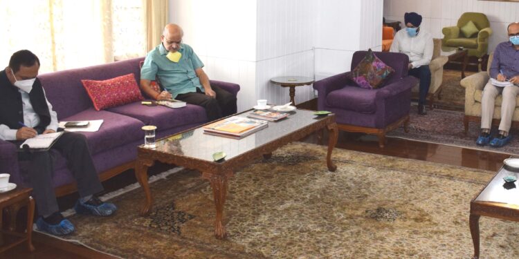 COVID-19,Two-member Central Team of Experts calls on Lt Governor; lauds containment and management efforts of J&K Government; suggests measures for augmenting the same