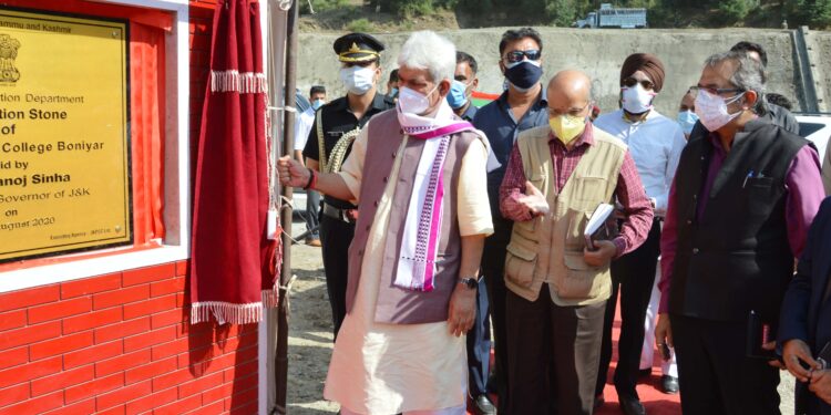 LG Announces Rs 50 lakhs as ‘Untied Grant’ to all DCs In J&K