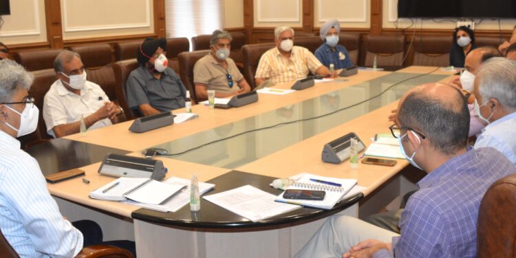 Dulloo calls for close coordination to effectively deal with COVID-19