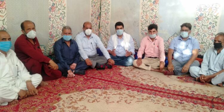 JK-EJAC met at Srinagar to discuss the long pending demands of temporary workers and Govt. employees