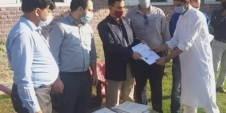 Anantnag Tehsil Office Issues 400 Offline Domicile Certificates