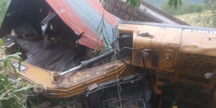2 injured as L&T machine rolls down in Uri