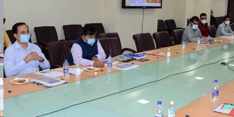 Lt Governor reviews developmental scenario of Srinagar