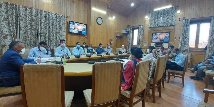 Div Com for adequate Covid-19 facilities at all winter cut-off -zones in Kashmir