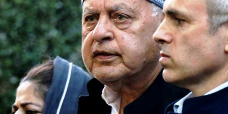 People’s Alliance For Gupkar Declaration Adopts J&K Flag As Its Symbol