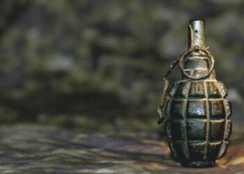 Militants make two abortive bids at police in South Kashmir