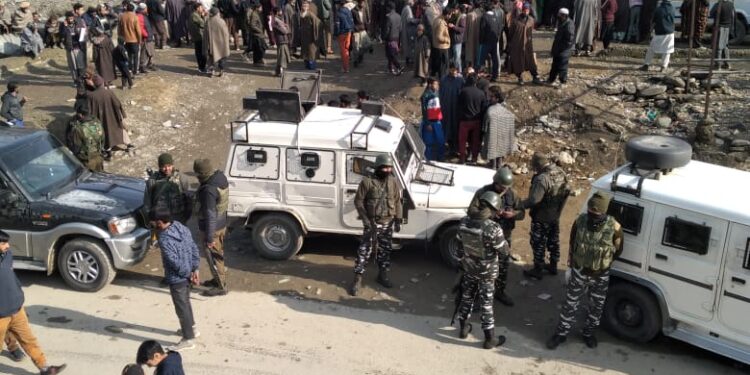 5.25 % votes polled till 9AM across J&K