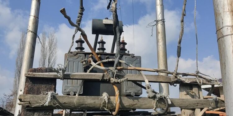 Baramulla: At Ushkara Firing Range, people protest demanding transformer