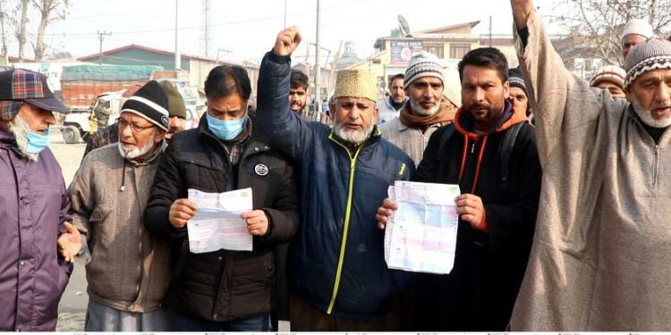 Tangpora residents up in arms against tariff hike, unscheduled power cuts