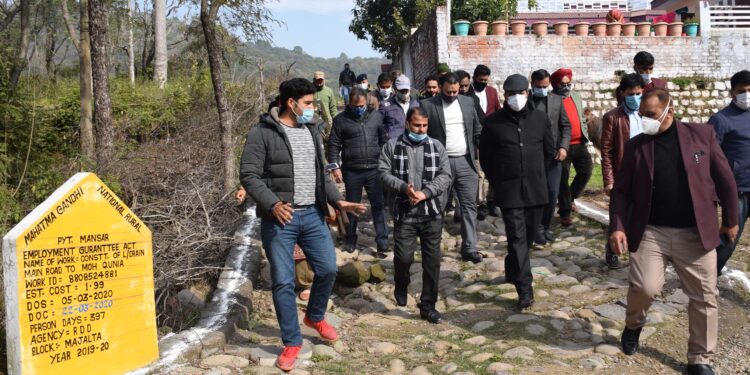 Advisor Baseer Khan visits Mansar