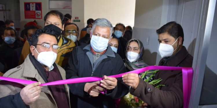 Dullo monitors dry-run of Covid 19 vaccination conducted in Jammu, Srinagar, Kulgam