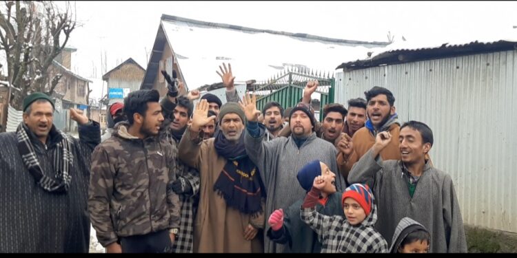 Chak-i-Ganastan Sumbal Residents Up in Arms Over Erratic Power Supply
