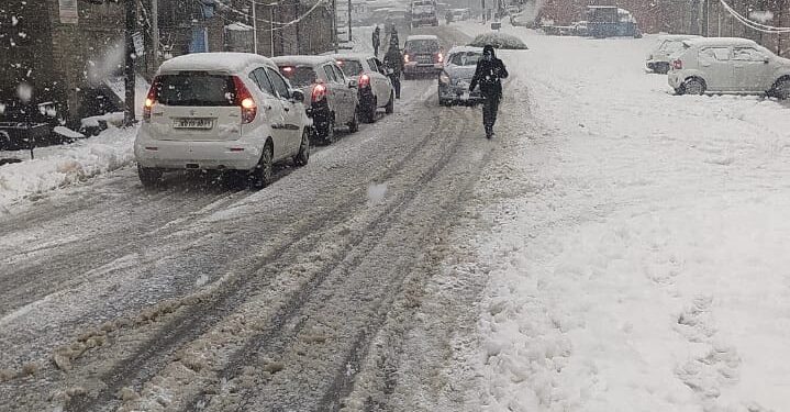 Divisional Administration Orders Rationing Of Fuel, LPG As ‘Precautionary Measure’ In Kashmir