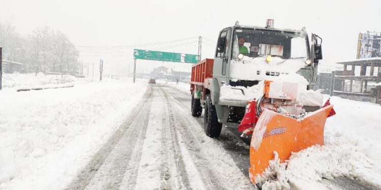 Day 4: Snowfall Keeps Flights Grounded, Highway Closed In Kashmir