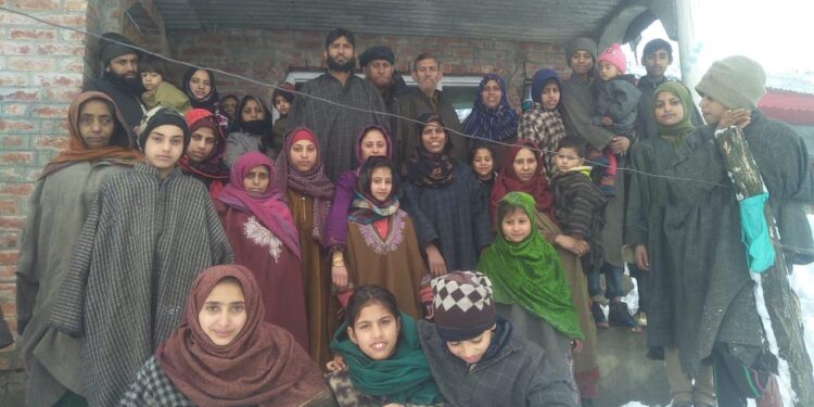 Avalanche warning: 22 families evacuated in Kulgam