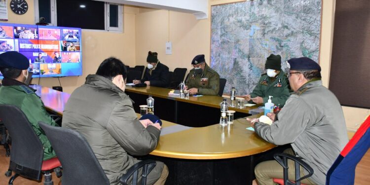 DGP Chairs Reviews Security Situation in Kashmir Zone; Hails Role of Police in Aftermath of Recent Snowfall