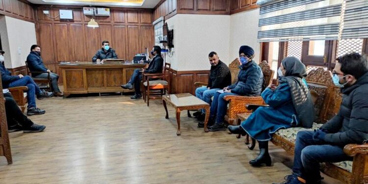 DC Srinagar chairs meeting: Arrangements put in place as per Health Ministry guidelines for foreign travellers testing positive: DDMA