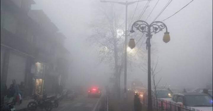 No Let Up In Deep Freeze In Kashmir, Dense Fog Envelops Srinagar