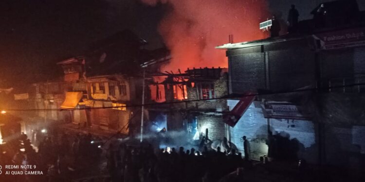 Major Nocturnal Blaze Breaks Out in Old-Chowk Kupwara, Several Shops Damaged, Fire Tenders on Job