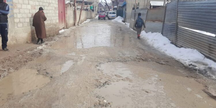 Odina Villagers in Bandipora Aghast Over Dilapidated Road Conditions