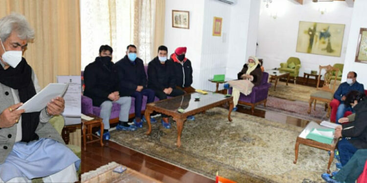 Heads of Municipal Bodies, Political leaders, several delegations call on Lt Governor