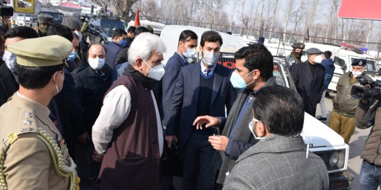 Kashmir Snowfall: Lt Governor reviews restoration of essential services in Kashmir