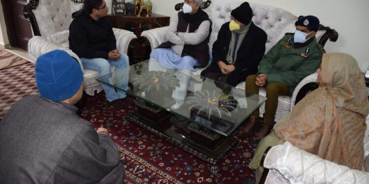 Lt Governor visits family of slain goldsmith Satpal Nischal, who was killed by militants at Srinagar