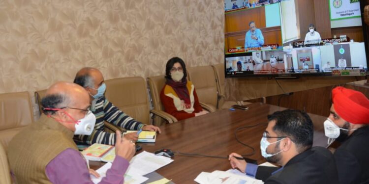 Cabinet Secretary reviews public health response to COVID-19