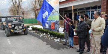 Dir Tourism flags off 4×4 Extreme Terrain Expedition for north Kashmir