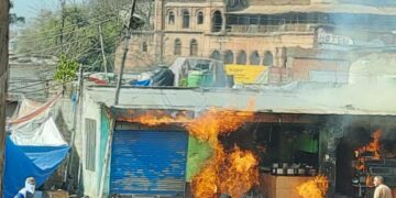 3 shops gutted in fire incident in Poonch